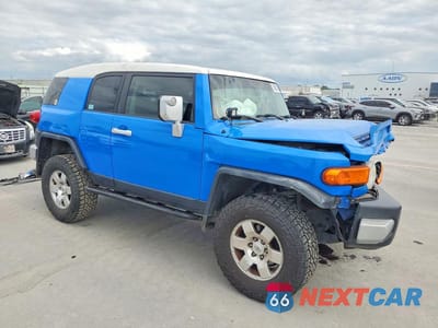 Czwarte zdjęcie samochodu z boku: 2007 TOYOTA FJ CRUISER BASE VIN:JTEBU11F370074735 - miniatura