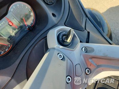 Zdjęcie 8 z 9 samochodu: 2016 CAN-AM SPYDER ROADSTER RT VIN:2BXNBDD29GV003859 - miniatura
