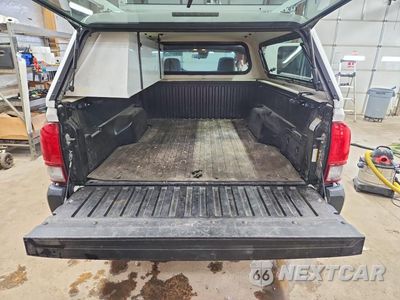Zdjęcie 6 z 13 samochodu: 2019 TOYOTA TACOMA SR VIN:5TFSX5EN2KX065738 - miniatura