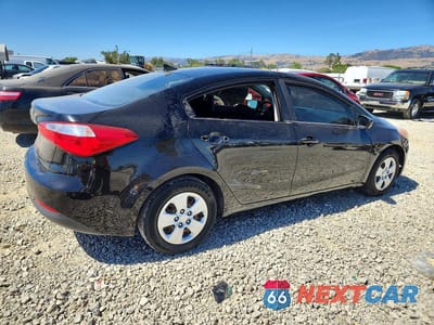 Trzecie zdjęcie samochodu z tyłu: 2016 KIA FORTE LX VIN:KNAFK4A61G5611146 - miniatura