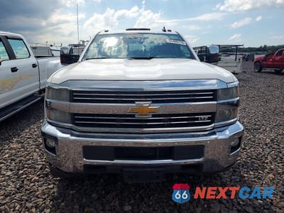 Piąte zdjęcie samochodu w środku: 2015 CHEVROLET SILVERADO K3500 LTZ VIN:1GC4K0E88FF520611 - miniatura