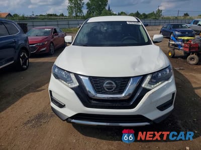 Piąte zdjęcie samochodu w środku: 2018 NISSAN ROGUE S VIN:KNMAT2MV7JP588405 - miniatura