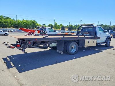 Trzecie zdjęcie samochodu z tyłu: 2016 RAM 5500 - FLATBED TRUCK VIN:3C7WRMDL5GG375855 - miniatura