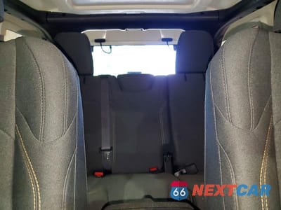 Zdjęcie 10 z 13 samochodu: 2025 JEEP WRANGLER SAHARA VIN:1C4PJXEN1SW529255 - miniatura