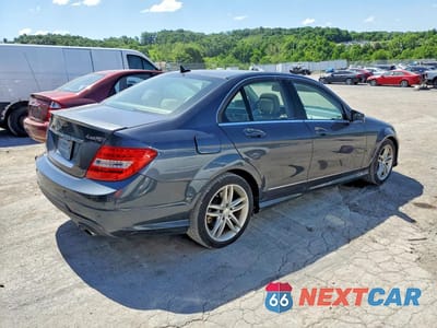Trzecie zdjęcie samochodu z tyłu: 2013 MERCEDES-BENZ C 300 4MATIC VIN:WDDGF8AB4DR296109 - miniatura