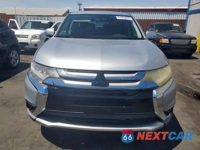 Piąte zdjęcie samochodu w środku: 2017 MITSUBISHI OUTLANDER SE VIN:JA4AD3A36HZ037011 - miniatura