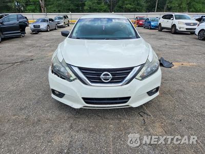 Piąte zdjęcie samochodu w środku: 2017 NISSAN ALTIMA 2.5 SR VIN:1N4AL3AP3HC255170 - miniatura