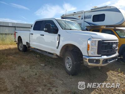 Czwarte zdjęcie samochodu z boku: 2023 FORD F250 SUPER DUTY VIN:1FT7W2BA9PEC60649 - miniatura