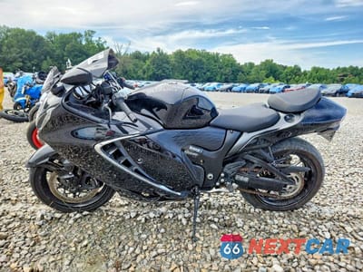 Trzecie zdjęcie samochodu z tyłu: 2023 SUZUKI GSX1300 RR VIN:JS1EJ11B5P7100177 - miniatura