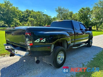 Czwarte zdjęcie samochodu z boku: 2007 CHEVROLET SILVERADO K3500 VIN:1GCJK33DX7F131930 - miniatura
