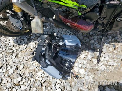 Zdjęcie 8 z 9 samochodu: 2022 SUZUKI GSX-R750 VIN:JS1GR7MA0N7101452 - miniatura