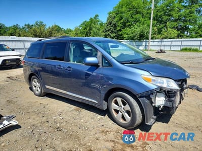 Czwarte zdjęcie samochodu z boku: 2015 TOYOTA SIENNA LE VIN:5TDKK3DC4FS580898 - miniatura