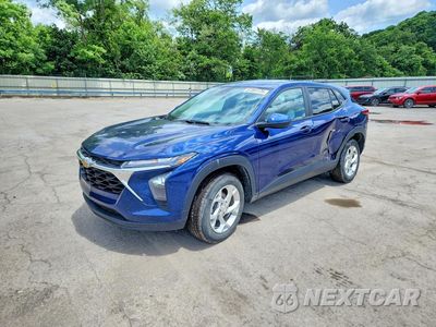 2024 CHEVROLET TRAX LS KL77LFE29RC139202 - główne zdjęcie licytacji z USA - miniatura