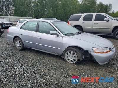 Czwarte zdjęcie samochodu z boku: 2002 HONDA ACCORD SE VIN:1HGCG56722A124845 - miniatura
