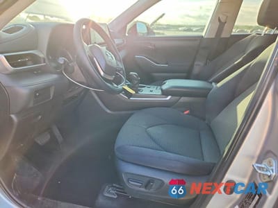 Zdjęcie 7 z 12 samochodu: 2022 TOYOTA HIGHLANDER L VIN:5TDCZRAH1NS550632 - miniatura