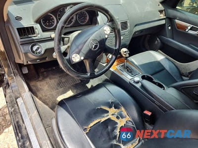 Zdjęcie 8 z 12 samochodu: 2009 MERCEDES-BENZ C 300 VIN:WDDGF54X79R045825 - miniatura