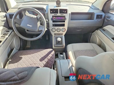 Zdjęcie 8 z 12 samochodu: 2007 JEEP COMPASS VIN:1J8FF47W07D204061 - miniatura
