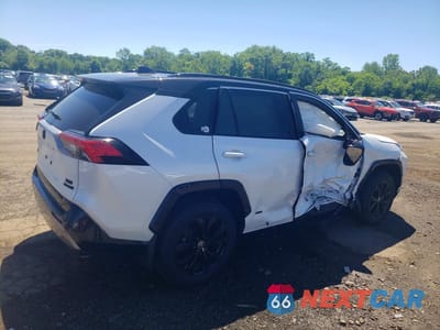 Trzecie zdjęcie samochodu z tyłu: 2024 TOYOTA RAV4 XSE VIN:4T3E6RFV0RU164837 - miniatura
