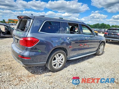 Trzecie zdjęcie samochodu z tyłu: 2016 MERCEDES-BENZ GL 450 4MATIC VIN:4JGDF6EE1GA624462 - miniatura