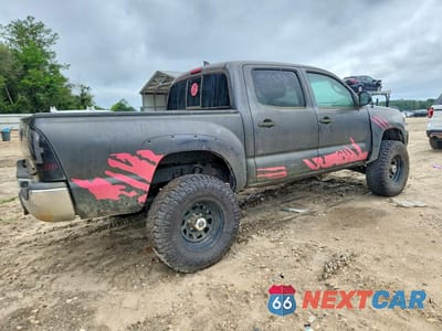 Trzecie zdjęcie samochodu z tyłu: 2014 TOYOTA TACOMA DOUBLE CAB PRERUNNER VIN:3TMJU4GNXEM172591 - miniatura