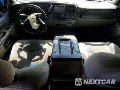Zdjęcie 8 z 12 samochodu: 2005 CHEVROLET AVALANCHE C1500 VIN:3GNEC12Z05G256129 - miniatura