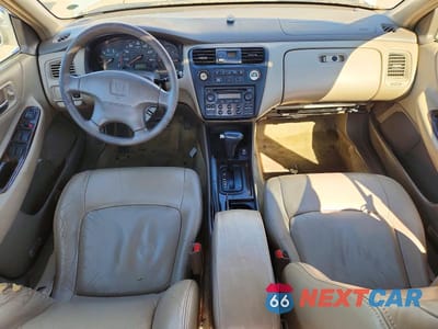 Zdjęcie 8 z 12 samochodu: 1998 HONDA ACCORD EX VIN:1HGCG5651WA143441 - miniatura