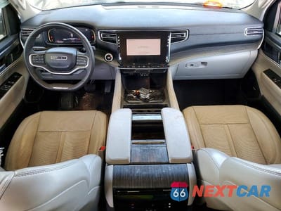 Zdjęcie 8 z 13 samochodu: 2024 JEEP WAGONEER L SERIES II VIN:1C4SJSBP1RS145237 - miniatura