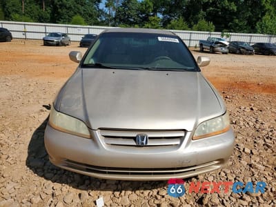 Piąte zdjęcie samochodu w środku: 2001 HONDA ACCORD LX VIN:1HGCG56481A028965 - miniatura