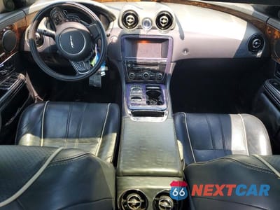 Zdjęcie 8 z 12 samochodu: 2011 JAGUAR XJ VIN:SAJWA1CB3BLV08217 - miniatura