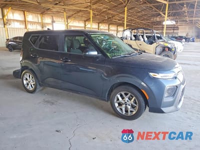Czwarte zdjęcie samochodu z boku: 2020 KIA SOUL S VIN:KNDJ23AU1L7061497 - miniatura