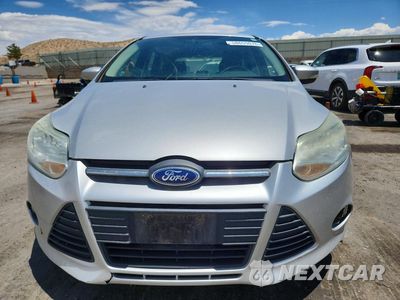 Piąte zdjęcie samochodu w środku: 2014 FORD FOCUS SE VIN:1FADP3K2XEL313596 - miniatura