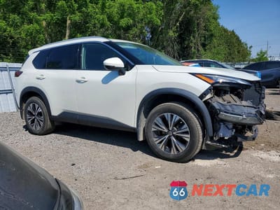 Czwarte zdjęcie samochodu z boku: 2021 NISSAN ROGUE SV VIN:5N1AT3BB8MC741833 - miniatura