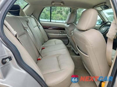 Zdjęcie 10 z 12 samochodu: 2007 MERCURY GRAND MARQUIS LS VIN:2MEFM75V17X622998 - miniatura