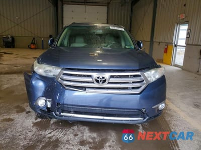 Piąte zdjęcie samochodu w środku: 2012 TOYOTA HIGHLANDER SE VIN:5TDBK3EH8CS156601 - miniatura