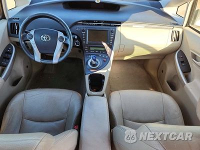 Zdjęcie 8 z 12 samochodu: 2011 TOYOTA PRIUS FOUR VIN:JTDKN3DU2B0314664 - miniatura