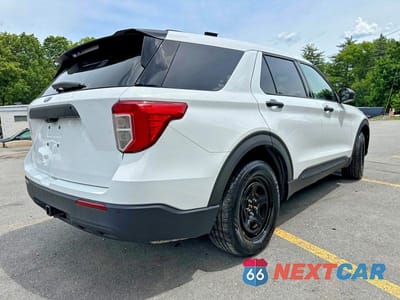 Trzecie zdjęcie samochodu z tyłu: 2022 FORD EXPLORER POLICE INTERCEPTOR VIN:1FM5K8AW7NNA02285 - miniatura