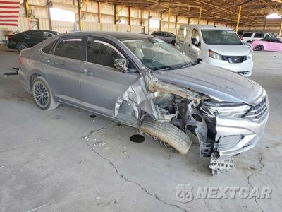 Czwarte zdjęcie samochodu z boku: 2021 VOLKSWAGEN JETTA S VIN:3VWC57BUXMM014558 - miniatura