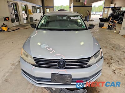 Piąte zdjęcie samochodu w środku: 2015 VOLKSWAGEN JETTA SE VIN:3VWD17AJ5FM245863 - miniatura