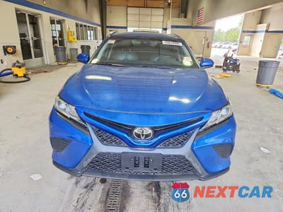 Piąte zdjęcie samochodu w środku: 2018 TOYOTA CAMRY SE VIN:4T1B11HKXJU022398 - miniatura