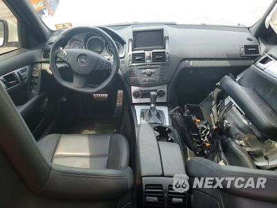 Zdjęcie 8 z 12 samochodu: 2008 MERCEDES-BENZ C 63 AMG VIN:WDDGF77X98F172910 - miniatura