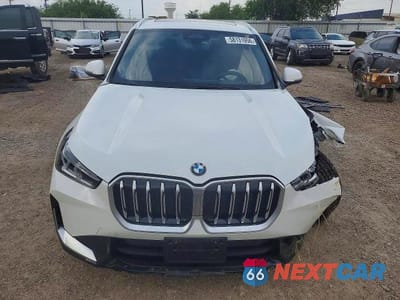 Piąte zdjęcie samochodu w środku: 2026 BMW X1 XDRIVE28I VIN:WBX73EF05T5400155 - miniatura