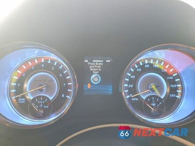 Zdjęcie 9 z 13 samochodu: 2013 CHRYSLER 300 SRT-8 VIN:2C3CCAFJ5DH740014 - miniatura