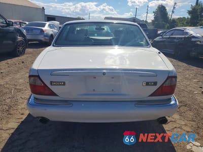 Zdjęcie 6 z 12 samochodu: 2000 JAGUAR XJR VIN:SAJDA15BXYMF15594 - miniatura