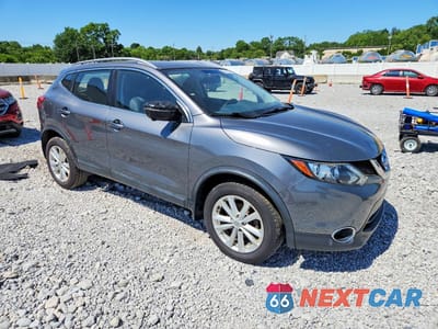 Czwarte zdjęcie samochodu z boku: 2017 NISSAN ROGUE SPORT SV VIN:JN1BJ1CR1HW115689 - miniatura