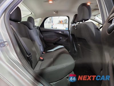 Zdjęcie 10 z 12 samochodu: 2016 FORD FOCUS SE VIN:1FADP3F26GL299810 - miniatura