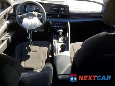 Zdjęcie 8 z 12 samochodu: 2025 HYUNDAI ELANTRA SEL SPORT VIN:KMHLM4DG1SU043575 - miniatura