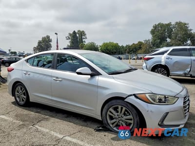 Czwarte zdjęcie samochodu z boku: 2017 HYUNDAI ELANTRA SE VIN:5NPD84LF6HH022374 - miniatura