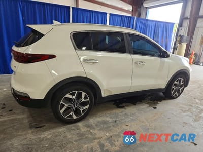 Trzecie zdjęcie samochodu z tyłu: 2020 KIA SPORTAGE EX VIN:KNDPN3AC5L7839051 - miniatura