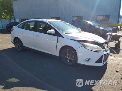 Czwarte zdjęcie samochodu z boku: 2014 FORD FOCUS SE VIN:1FADP3F2XEL307226 - miniatura