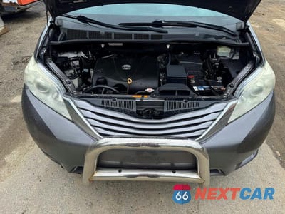 Zdjęcie 7 z 13 samochodu: 2017 TOYOTA SIENNA XLE 7-PASSENGER VIN:5TDDZ3DC2HS167093 - miniatura
